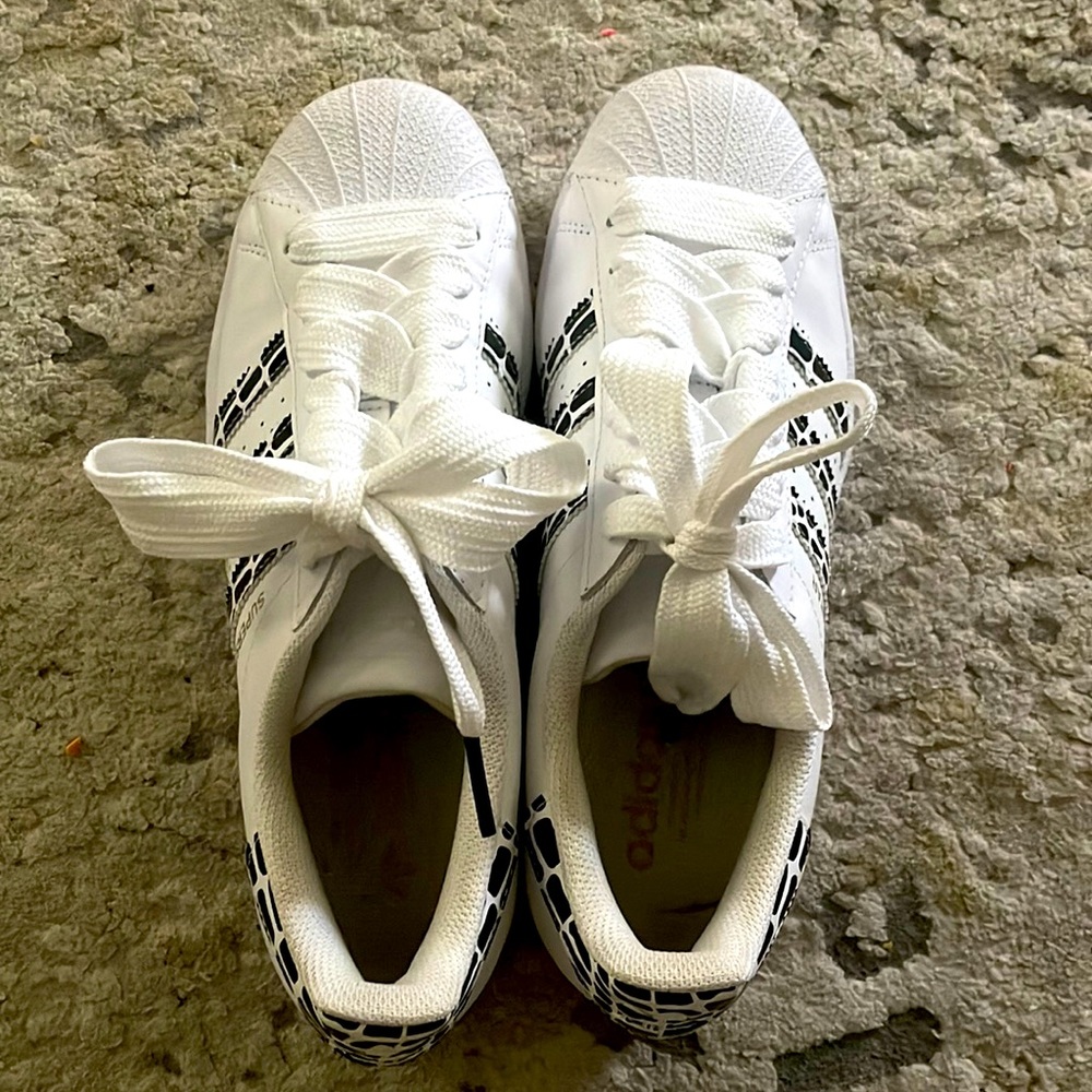 Adidas superstars size 8.5